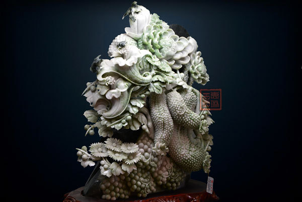 天慧琳 天然绿白料独山玉精雕作品硕果累累