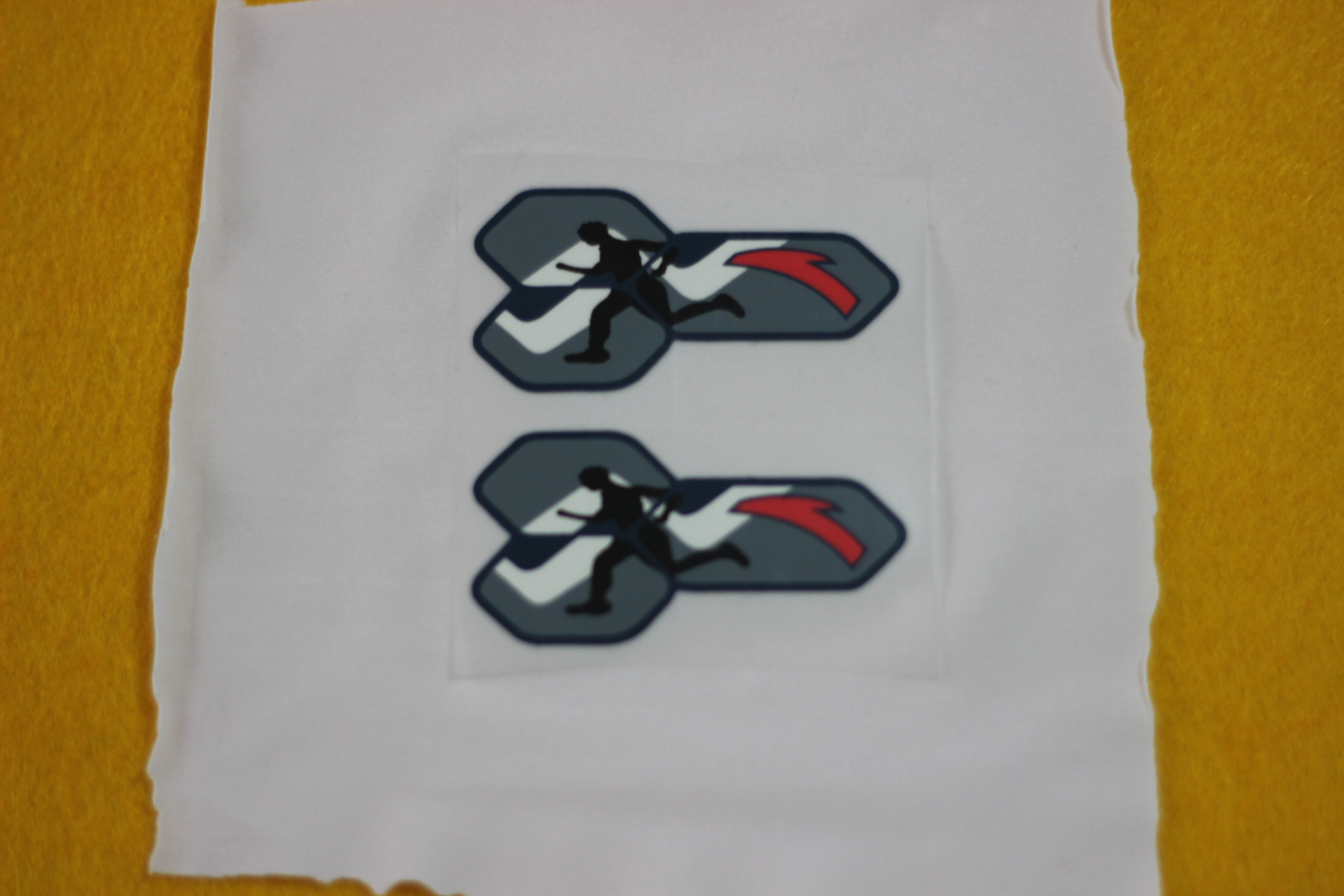 供应tpu转印鞋舌标低价销售 鞋子水洗标 品牌鞋子商标定制