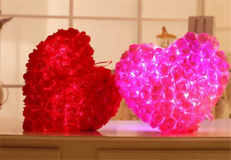 爱心玫瑰发光抱枕创意闪光鲜花靠枕毛绒玩具玩偶情人节结婚礼物女