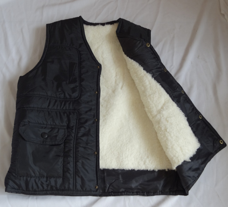 2015新款羊皮坎肩,采用活面活表,灵活拆卸,御寒保暖性好.