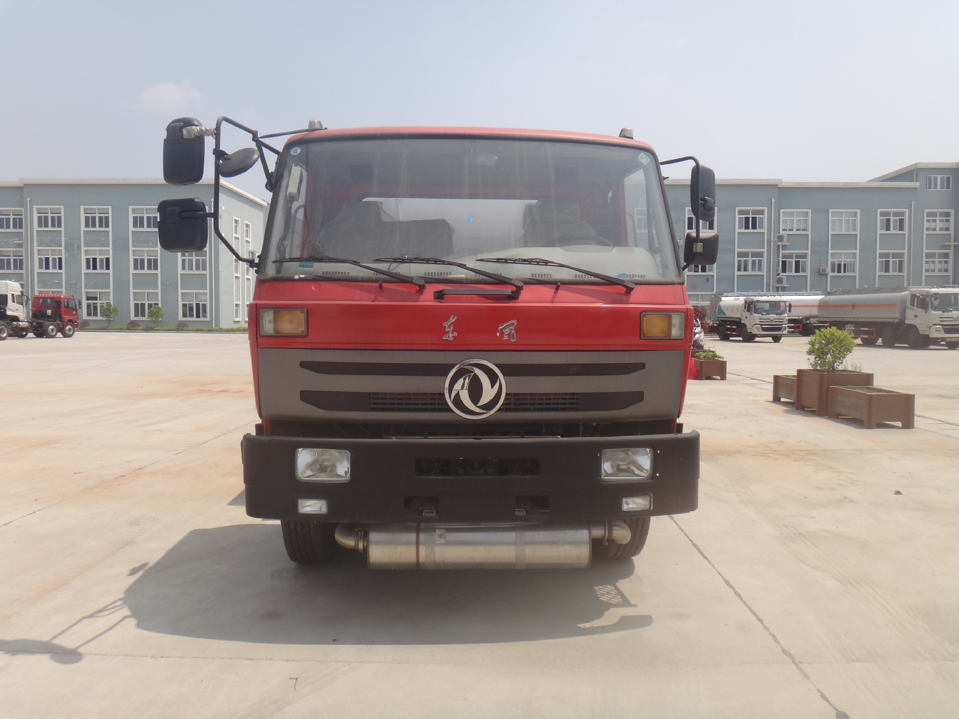 专业定制大油罐车 小油罐车 危险品运输车 订车热线13886884866