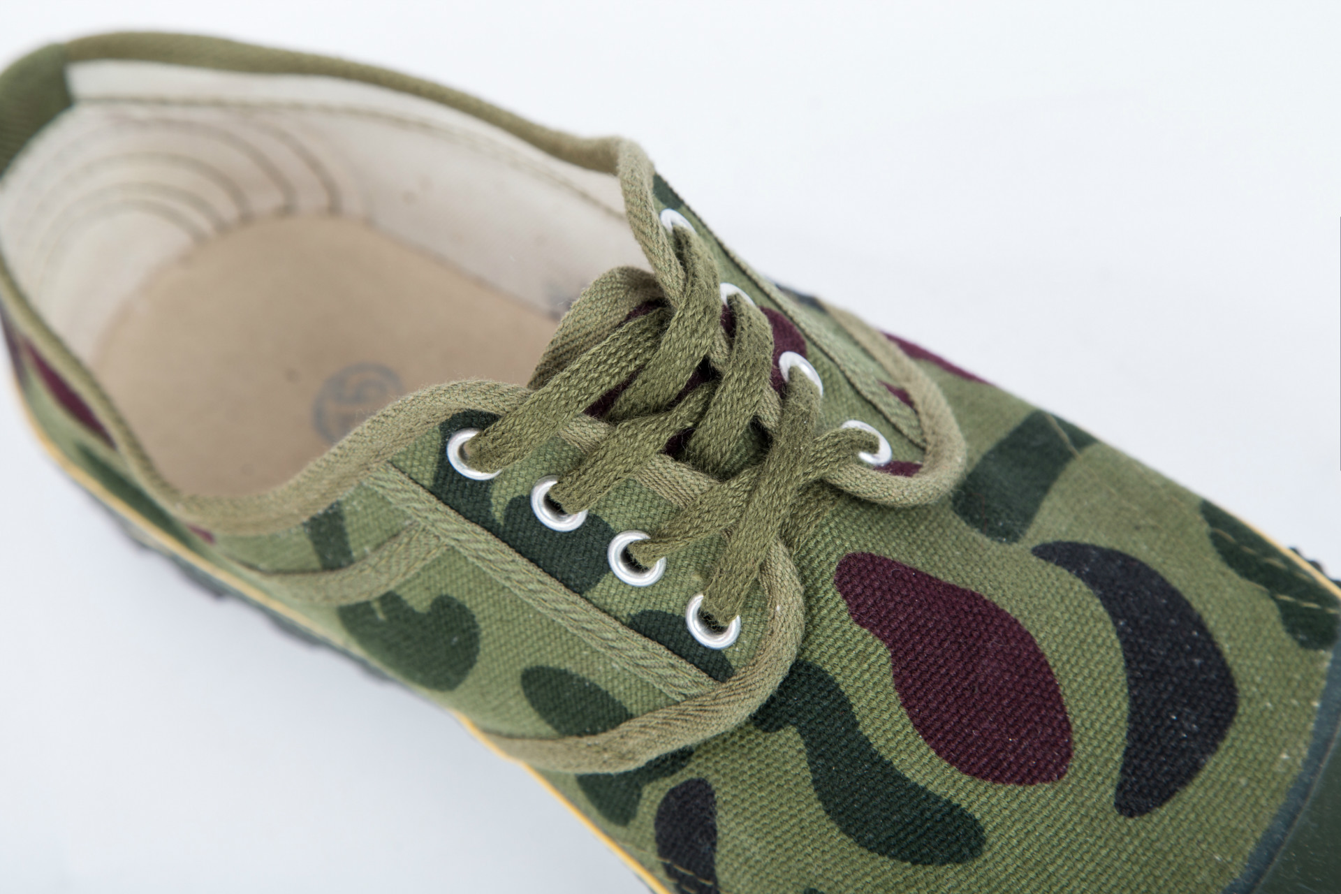 军训用解放军绿球鞋 农民工人军训用民用胶鞋