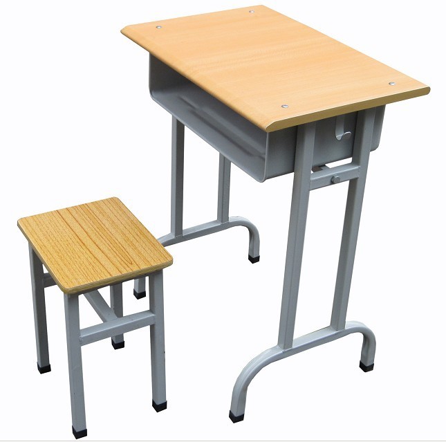 课桌凳
