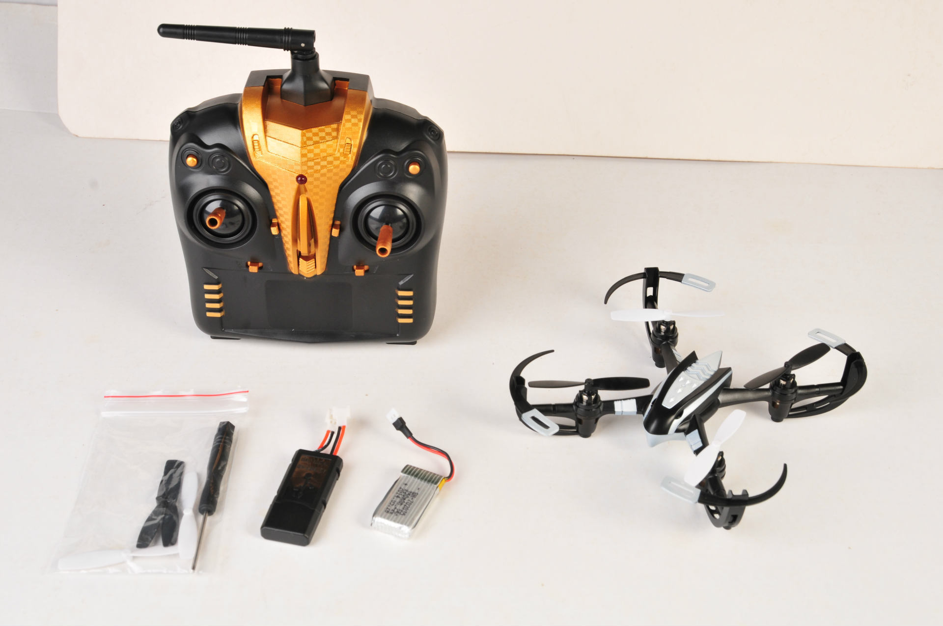 4g 六轴陀螺仪 四轴飞行器 15年最新款