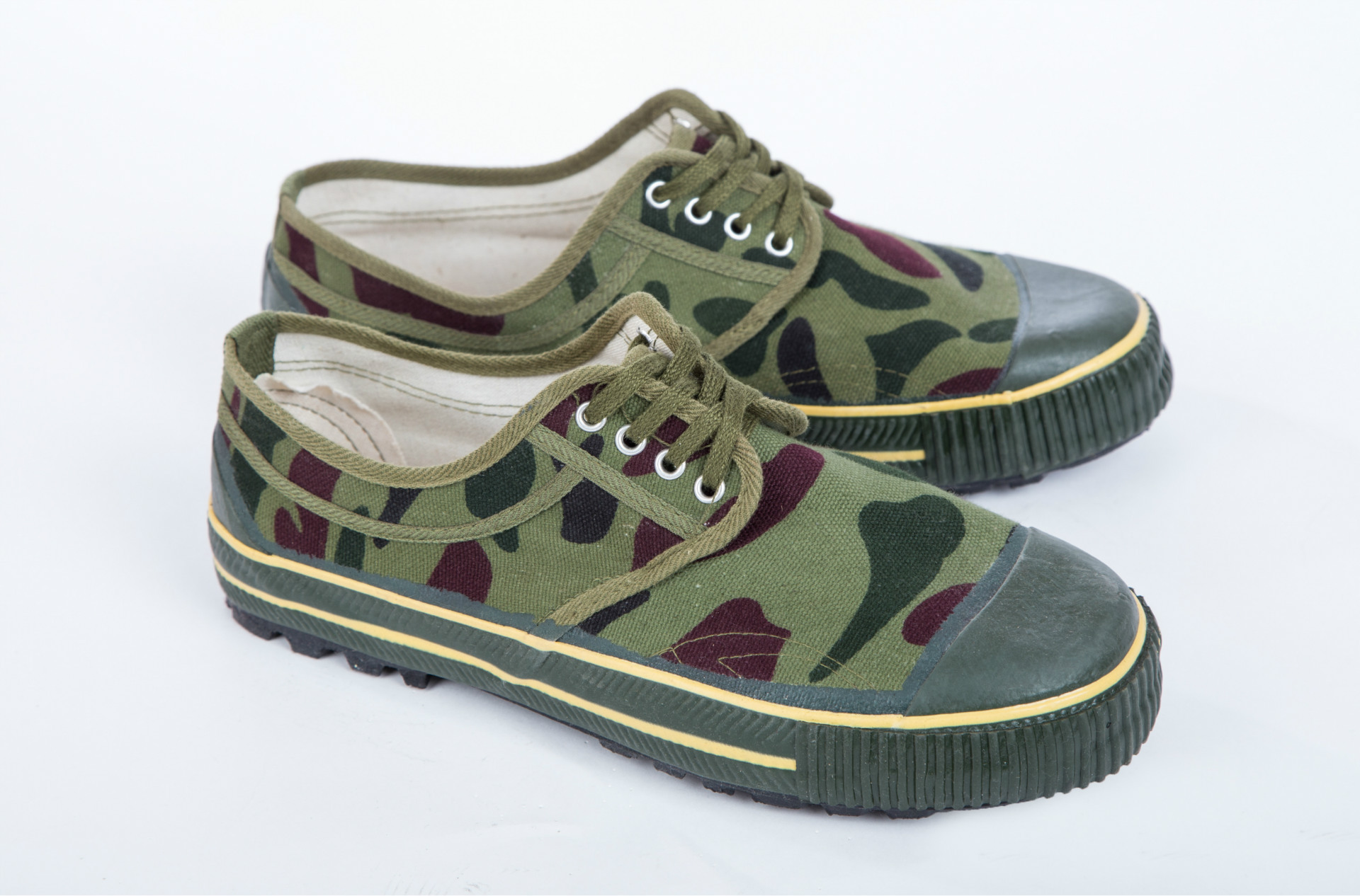 军训用解放军绿球鞋 农民工人军训用民用胶鞋