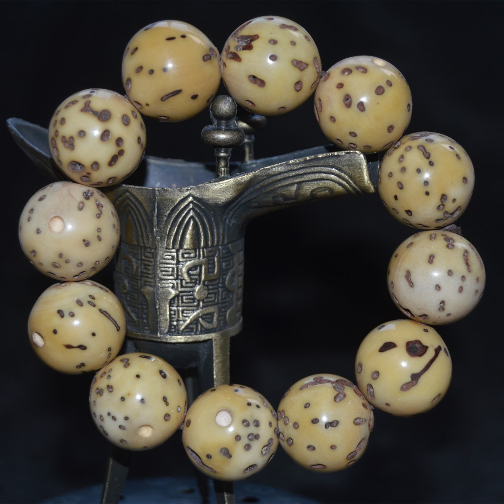 极品绿果千眼菩提子手把件文玩千眼菩提子手串鳄鱼果藏式佛珠批发