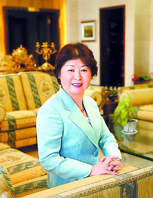 1987年的一天,张茵去参加一个贸易会,认识了一位叫刘名中的男子,他是